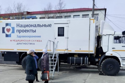 Передвижной мобильный комплекс Кобяйской районной больницы проводит выездные медосмотры / ЯСИА  Кобяйский Республика Саха (Якутия)