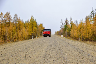 Движение большегрузов временно запретят на автодороге Вилюй в Мирнинском районе / ЯСИА   