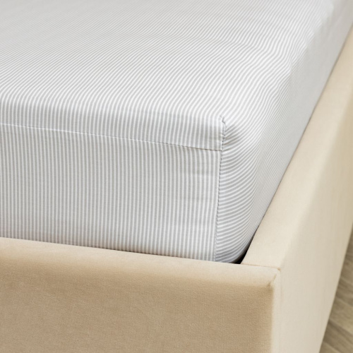 Простыня на резинке Серые линии