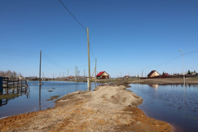 Дорожники ликвидируют размыв на автодороге «Нам» 25 мая / ЯСИА   