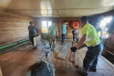 Просушка домов продолжается в селе Бетюн Намского района / ЯСИА   