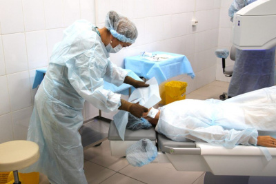 Якутские офтальмологи прооперировали 30 пациентов из Горного района / Саина Титова   