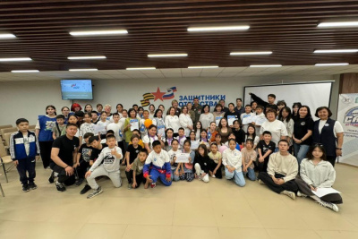 Юные волонтеры Якутии написали участникам СВО более 1,8 тысячи писем / ЯСИА   