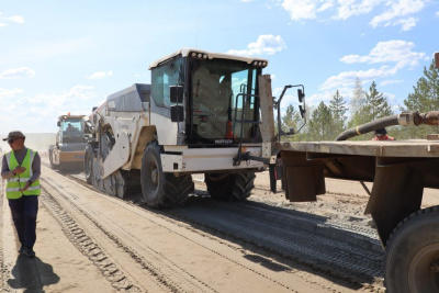 Четырехполосный участок автодороги «Умнас» сдадут этой осенью / ЯСИА   