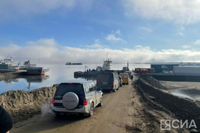 На паромной переправе Якутск - Нижний Бестях снизили цены на пассажирские билеты / ЯСИА   