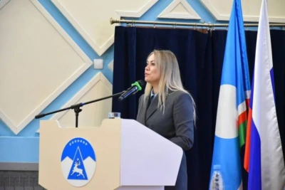 В Оленьке на отчёте правительства обсудили реконструкцию аэропорта и субсидирование авиарейсов / ЯСИА   