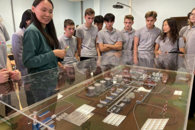 Шаг к блестящей карьере: как проходит обучение в АЛРОСА-классе / ЯСИА   