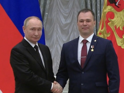 Президент России наградил космонавта, учившегося в удачнинской школе /    