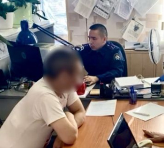 В Верхневилюйском районе взят под стражу мужчина, обвиняемый в причинении тяжкого вреда здоровью знакомых /    