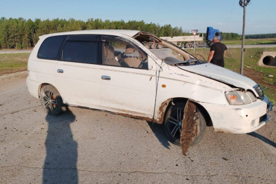 Пьяный водитель опрокинул автомобиль у села Ой Хангаласского района / ЯСИА   