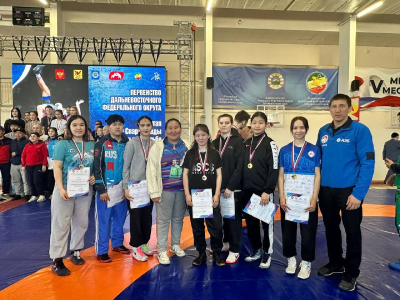 В сборную Якутии по вольной борьбе на играх «Дети Азии» вошли 11 девушек / ЯСИА Якутск Якутск Республика Саха (Якутия)