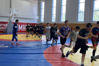 Юные борцы Якутии рассчитывают завоевать минимум четыре медали на играх «Дети Азии» / ЯСИА Якутск Якутск Республика Саха (Якутия)