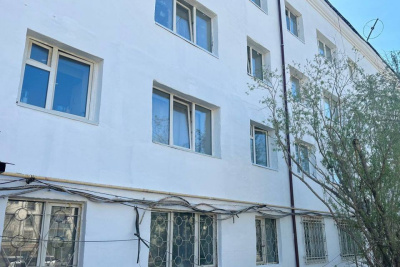 Свисающие с крыш провода поручили убрать в Якутске / ЯСИА Якутск Якутск Республика Саха (Якутия)