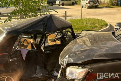 Два человека пострадали в двойном ДТП на улице Пояркова в Якутске / ЯСИА Якутск Якутск Республика Саха (Якутия)