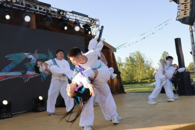 На фестивале «Табыс» состоялся конкурс современных танцев «Тэтим» / Карина Оконешникова   