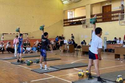 Намские гиревики стали победителями школьной спартакиады Якутии / Айаал Аргунов   