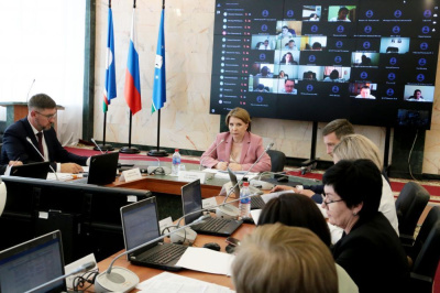 Ольга Балабкина: исполнительные органы власти и Мирнинский район идут в одном направлении /    