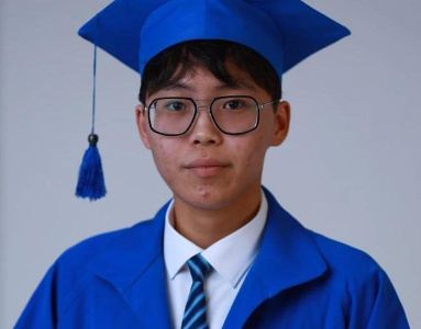 Дважды стобалльник ЕГЭ рассказал, как готовился к экзаменам / ЯСИА   