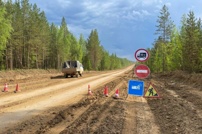 На автодороге «Мухтуя» в Ленском районе ликвидируют пучины / ЯСИА   