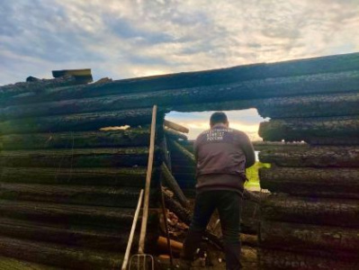 В городе Олекминске по ходатайству следствия заключены под стражу двое мужчин,  обвиняемых в убийстве знакомого /    