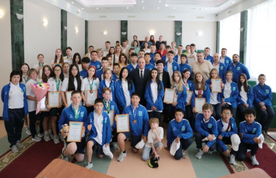 Мы - одна команда! /    