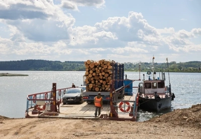 Паромная переправа «Якутск – Нижний Бестях» работает в усиленном режиме / Василина Иконникова  Мегино-Кангаласский Республика Саха (Якутия)