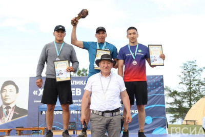 Амгинец Борис Сдвижков завоевал четыре золотые медали Ысыаха хапсагая / Дьулустаан Сергеев   