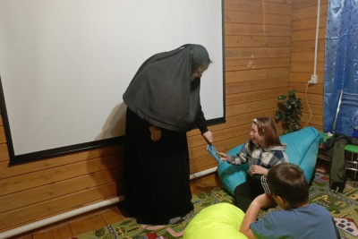 В Усть-Майском районе Якутии при церкви работают книжный и киноклуб для детей / ЯСИА  Усть-Майский Республика Саха (Якутия)