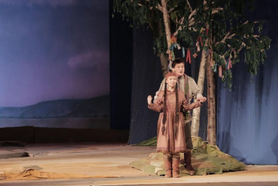 Саха театр устроит благотворительный показ спектакля «Лоокуут уонна Ньургуһун» / ЯСИА   