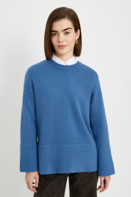 Джемпер свободного силуэта с широкими рукавами