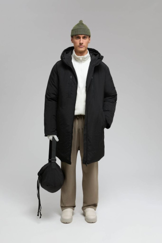 Утепленное пальто с утяжниками на талии