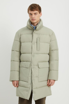 Пальто утепленное с воротником-стойкой