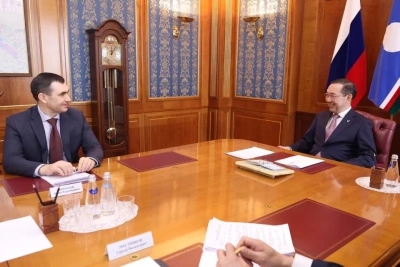 Айсен Николаев и Роман Некрасов обсудили вопросы развития сельского хозяйства / ЯСИА   