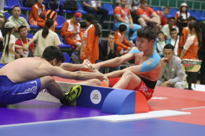 Верхневилюйский улус сенсационно стал победителем первенства Якутии по мас-рестлингу / Дьулустаан Сергеев   