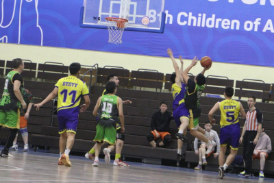 В Якутске выявили обладателей путёвок по баскетболу на Спортивные игры народов / Дьулустаан Сергеев   