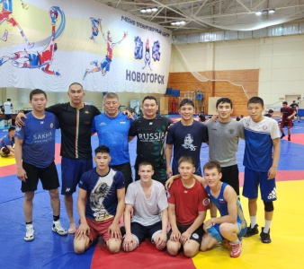 Якутские борцы проходят сборы с российской сборной в преддверии первенства Европы / Дьулустаан Сергеев   