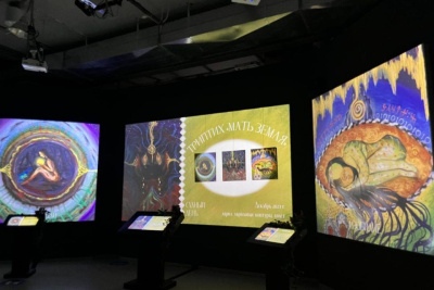В Якутске открылась интерактивная выставка Светланы Иннокентьевой «Аар саха» / Карина Оконешникова Якутск Якутск Республика Саха (Якутия)