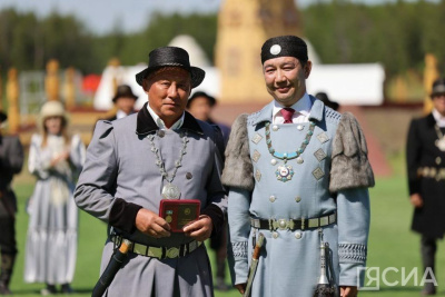 Глава Якутии вручил государственные награды республики жителям Верхневилюйского района / ЯСИА  Верхневилюйский Республика Саха (Якутия)