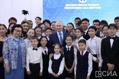 О Высшей школе музыки Якутии рассказал Владимир Путин во Вьетнаме / Нарыйа Пахомова   