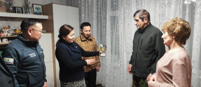 Знак «Семейная доблесть» вручили супругам Тахватулиным в Олекминском районе / ЯСИА   