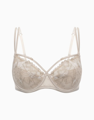 Бюстгальтер с мягкими чашками и спонжевой поддержкой на стане CD944