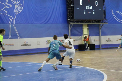 «Побеждает тот, кто сильнее этого хочет»: сборная Якутии по мини-футболу показала первые результаты / Карина Оконешникова   