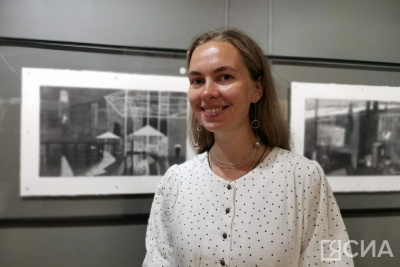 Художница из Москвы представила якутянам графические картины в древней печатной технике / Нарыйа Пахомова   
