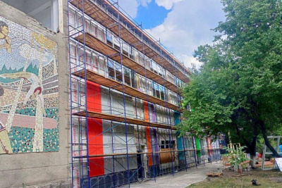 Специалисты из Якутии в Докучаевске основные усилия сосредоточили на восстановлении жилых домов / ЯСИА   