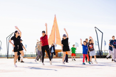 Ко Дню российской молодежи жители Якутии запустили флешмобы и утренние зарядки / ЯСИА   