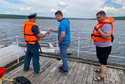 Якутянам напомнили о соблюдении правил безопасности на водных объектах / ЯСИА   