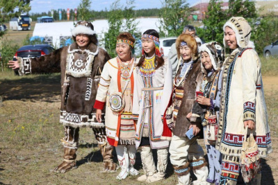 Конкурс якутской национальной одежды провели на Ысыахе Туймаады / Саина Титова   