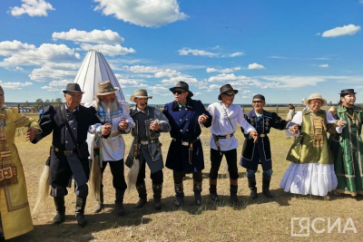 Сказители осуохай будут заводить круговые танцы до утра второго дня Ысыаха Туймаады / Нарыйа Пахомова   