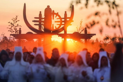 Фото: на Ысыахе Туймаады встретили восход солнца / ЯСИА   