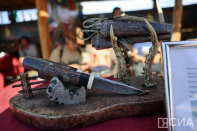 Кузнецы Якутии борются за звание лучшего потомственного мастера на Ысыахе Туймаады / Анна Лебединская   